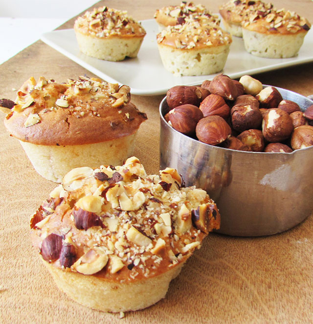 pear-and-hazelnut-muffines-7